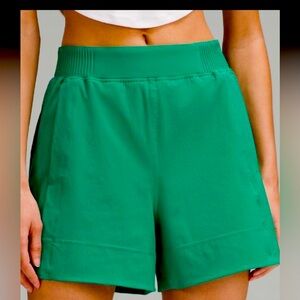 LULULEMON STRETCH WOVEN RELAXED FIT HIGH RISE SHORT 4” size XXS NWT